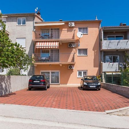 Apartment Anamarija With Sea View Шибеник Экстерьер фото