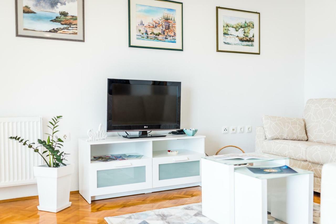 Apartment Anamarija With Sea View Шибеник Экстерьер фото