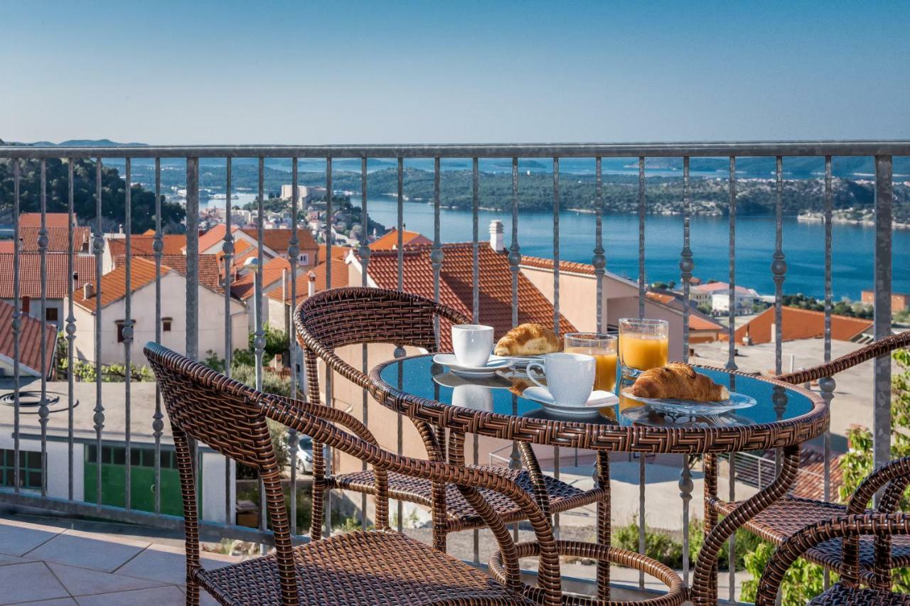 Apartment Anamarija With Sea View Шибеник Экстерьер фото