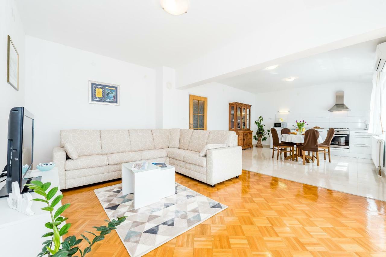 Apartment Anamarija With Sea View Шибеник Экстерьер фото