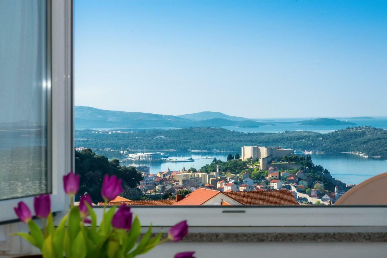 Apartment Anamarija With Sea View Шибеник Экстерьер фото